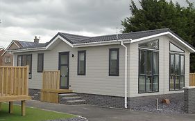 Hyattswood Lodges. Nr Brs/Airport